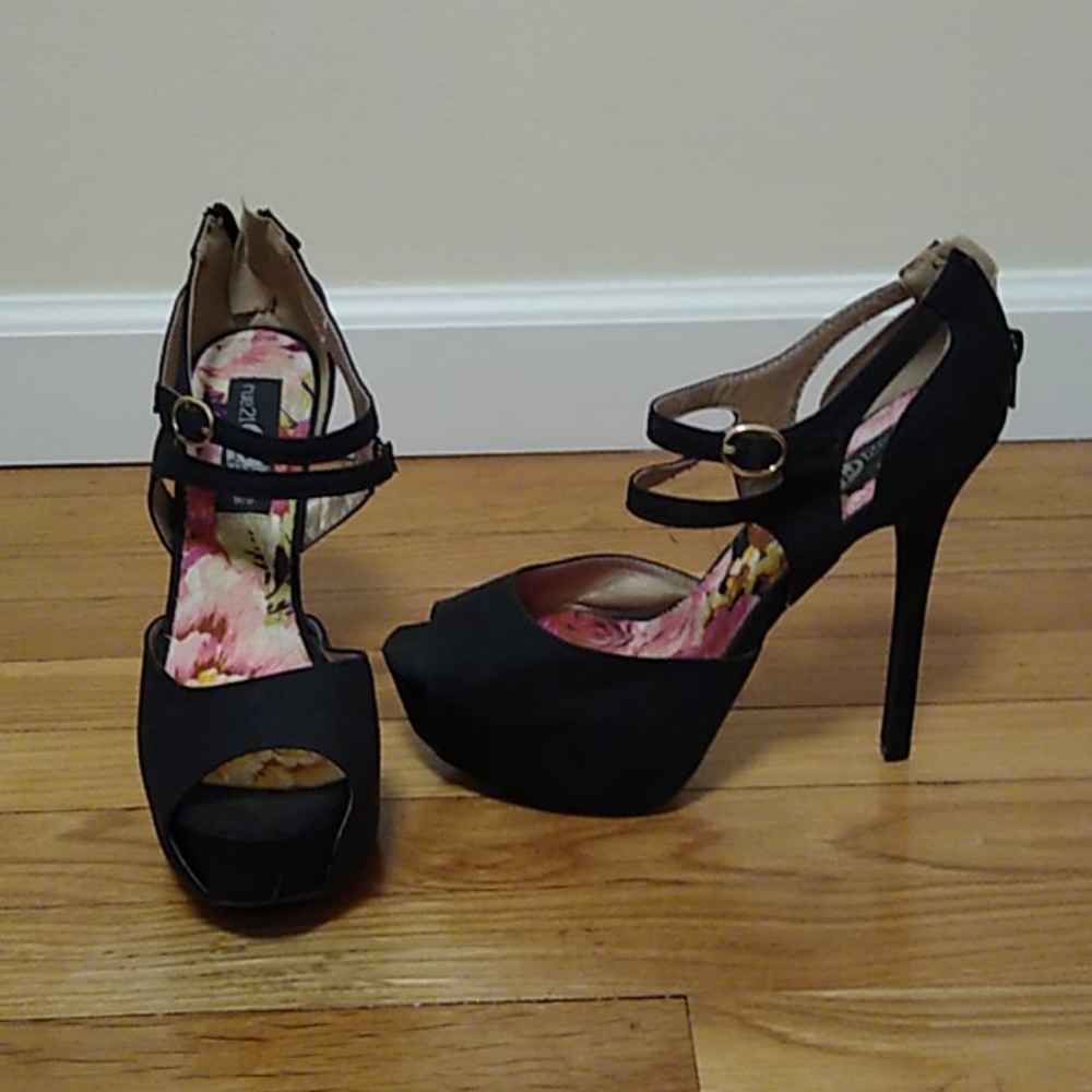Open toe platforms